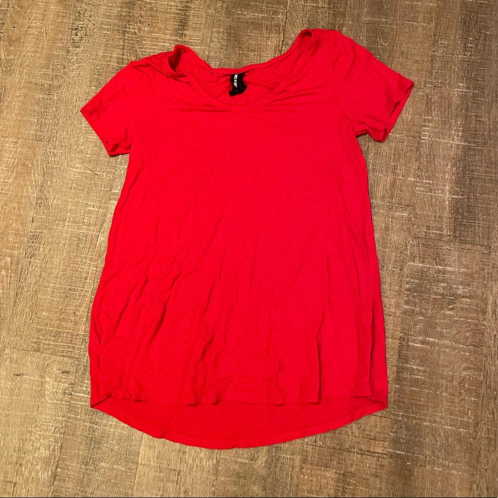 Agnes and Dora essential tee